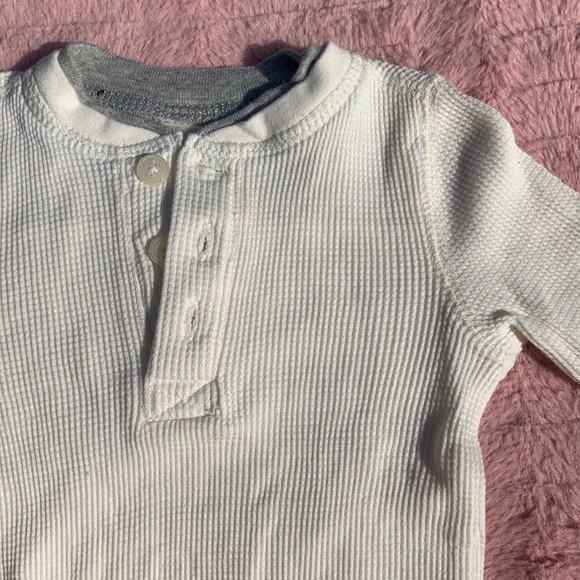 ⭐️Lot of 4⭐️ 3-6M Gap/Old Navy Onesies, Footies - Picture 9 of 13